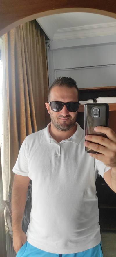 Recep 34 ans Ankara Turquie