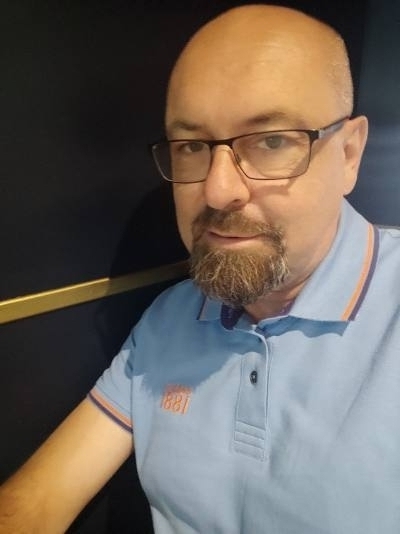Thierry 54 лет Moulins Франция