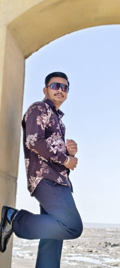 Vipin 19 лет Ahmedabad  Индия