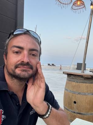 Pierre 32 лет Perpignan  Франция