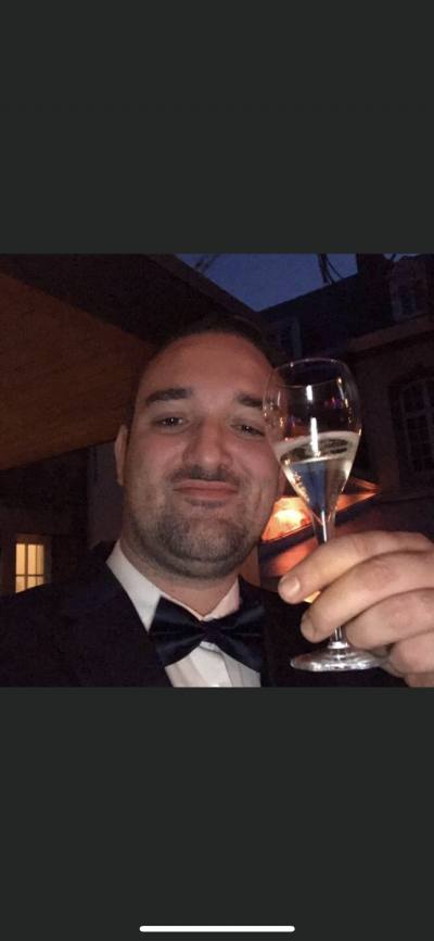 Alex 36 ans Herstal Belgique