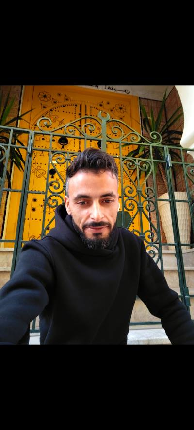 Ghassen 34 ans  Tunisie