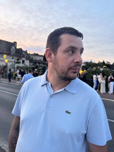 Jim 36 лет Brive La Gaillarde Франция