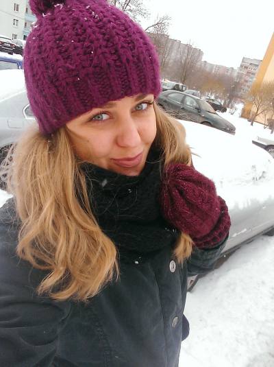 Olga 36 ans Minsk Biélorussie
