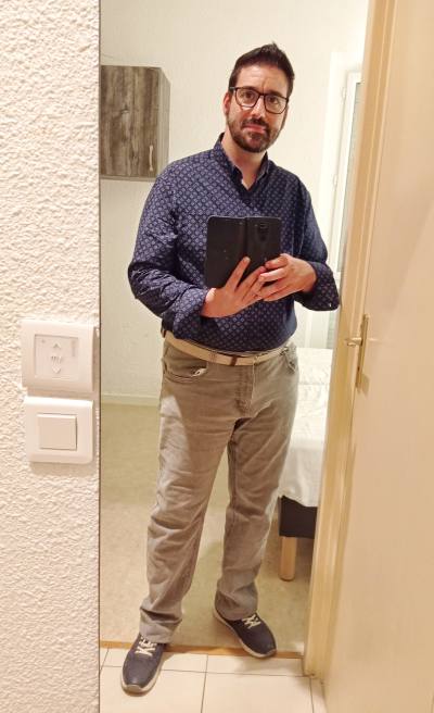 Lou 44 ans Marseille France