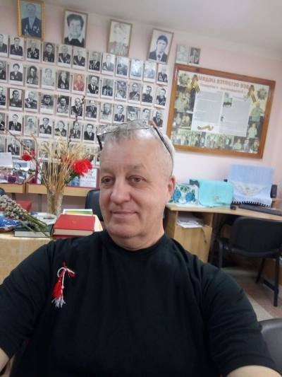 николай 65 ans Днестровск Moldavie
