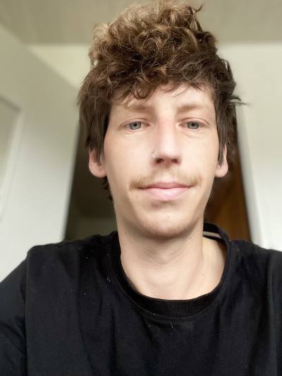 Corentin 31 лет Jura Франция
