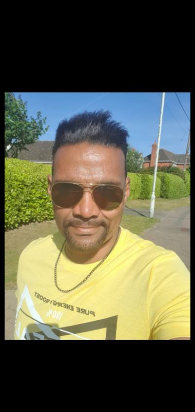 Gordon 58 ans Chelmsford Royaume-Uni