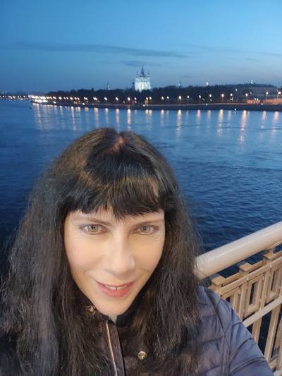 Irina 58 ans Санкт-Петербург Russie