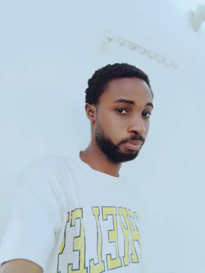 Osei 31 лет Saint Louis  Франция