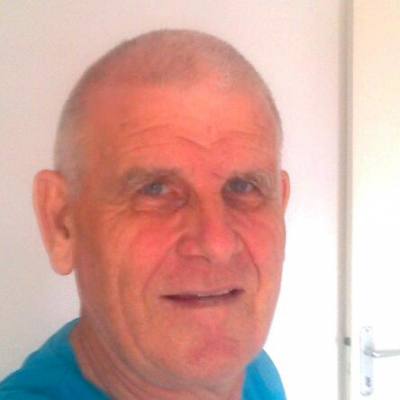 Etienne 74 ans Sainte Clotilde France