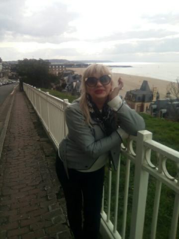 Maya 60 ans Caen France