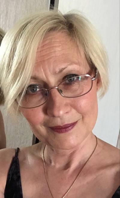 Larissa 60 ans Sanktpeterburg Russie