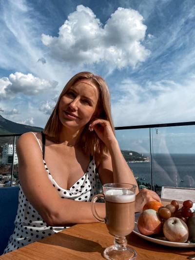 Maria 47 ans Poltava Ukraine