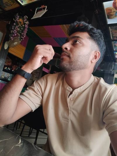 Saurabh 27 лет Mau Индия
