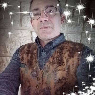 Fabrice 54 лет Fumay Франция