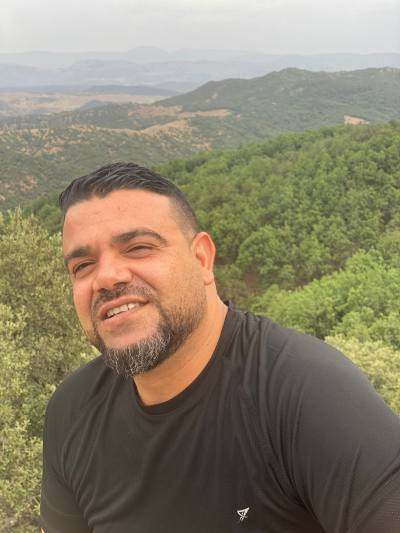 Farid 44 ans Charleroi  Belgique