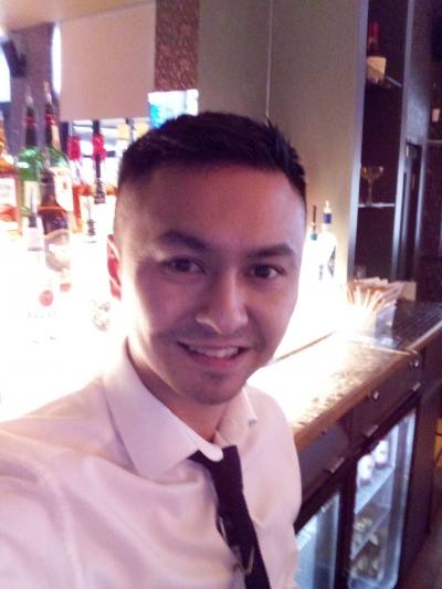 Daniel 33 лет Liverpool Великобритания