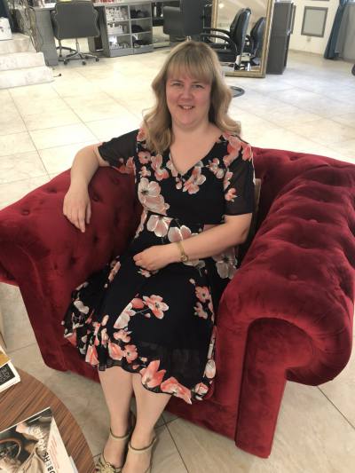 Irina 44 ans Minsk Biélorussie