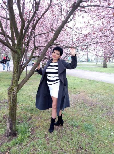 Lara 60 ans Nikolaev  Ukraine