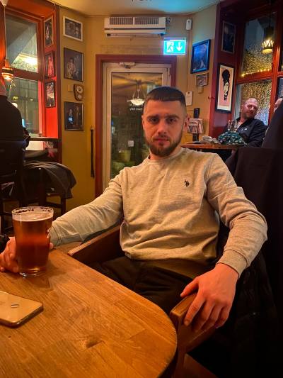 Siarhei 35 лет  Бельгия