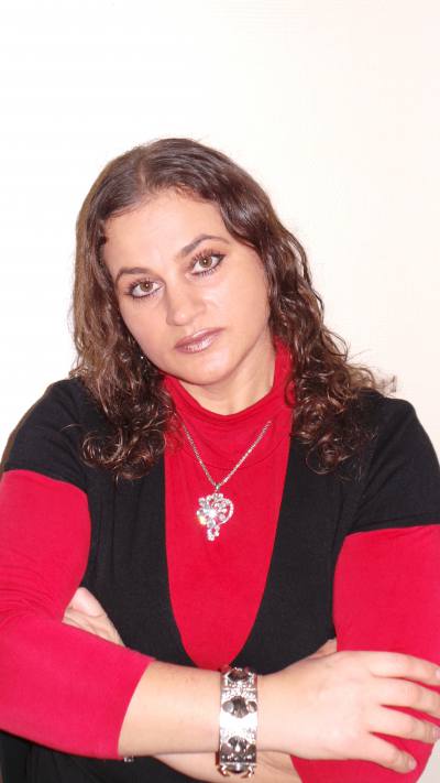 Elena 49 ans Paris France