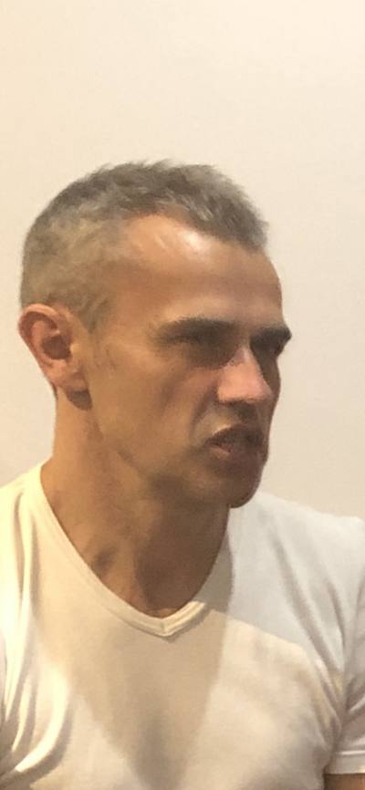 Olivier 54 лет Pornic  Франция