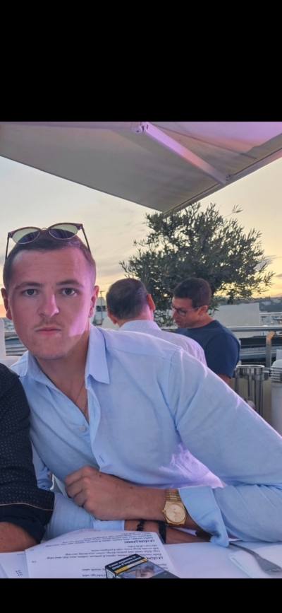 Justin 24 лет Metz Франция