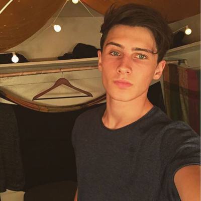 Pablo 33 лет Charron Франция