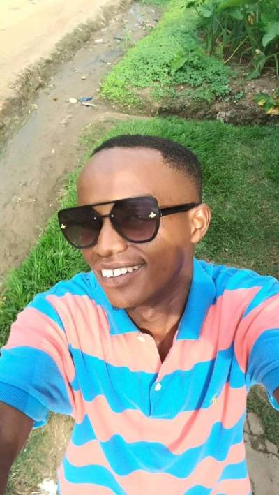 Ange 37 лет Bujumbura  Китай