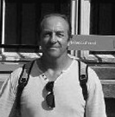 Yann 54 лет Lannion Франция