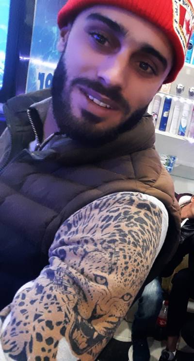 Zinou 33 лет Evry Франция