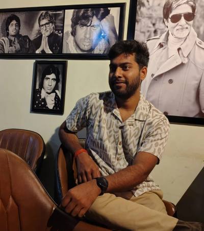 Saurabh 27 лет Mau Индия