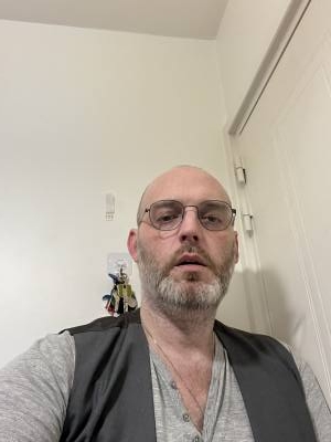 Cyrille 44 ans Courbevoie France