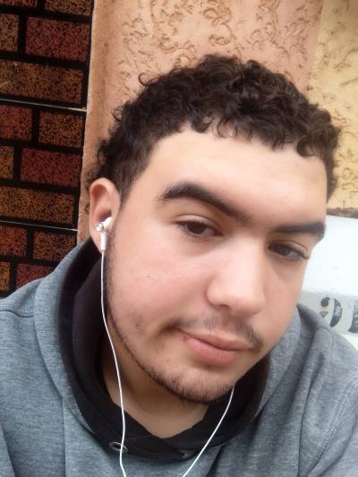Akram 21 ans Kenitra Maroc