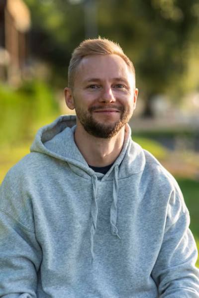Dmitriy 23 лет  Украина
