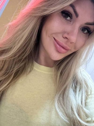 Карина 31 ans Львов Ukraine
