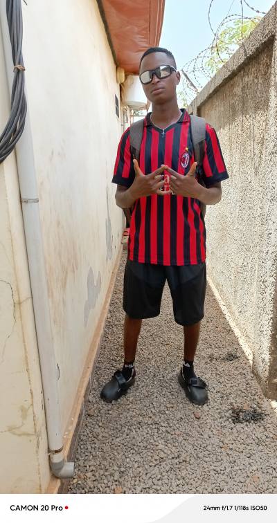 Emmanuel 24 лет Boké  Тунис