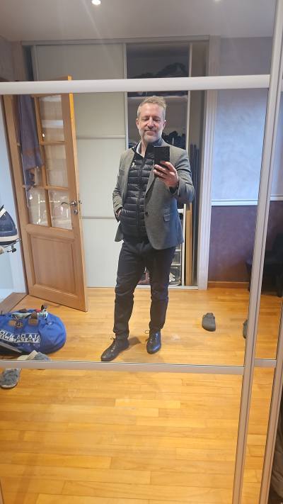 Nicolas 47 лет Billancelles  Франция
