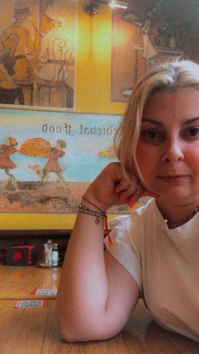 Elena 42 ans Kiev Ukraine