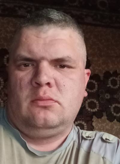 олег 32 лет Лесозаводск  Россия