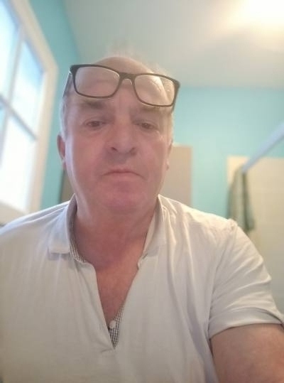Alain 64 лет Bais Франция