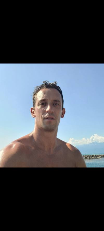 Ludovic 43 лет Vaud Швейцария