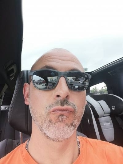 Mathieu 44 лет Gonfaron Франция