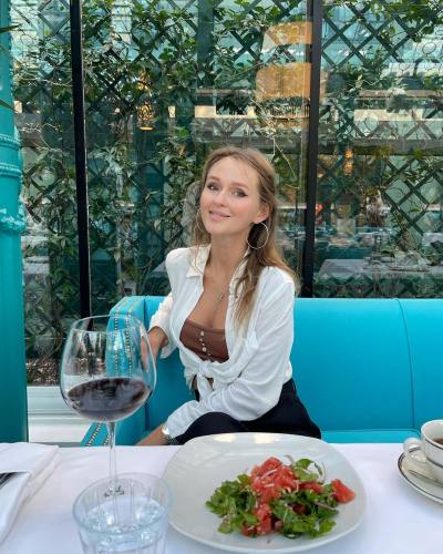 Viktoria 43 ans Minsk Biélorussie