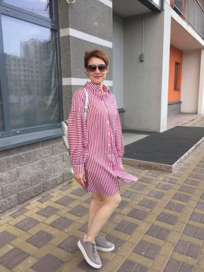 Elena 52 ans Saint Petersburg Russie
