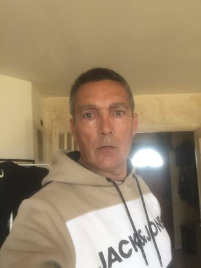 Laurent 58 лет Narbonne Франция