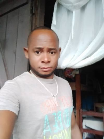 Eric 36 лет Toamasina Андорра