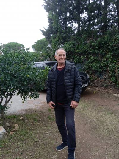 Angel 72 лет Puget Sur Argens Франция
