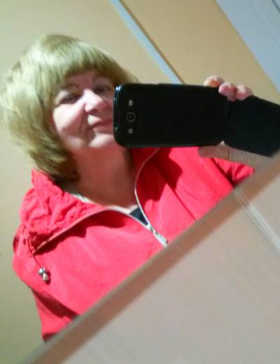 Irina 75 ans Петербург Russie